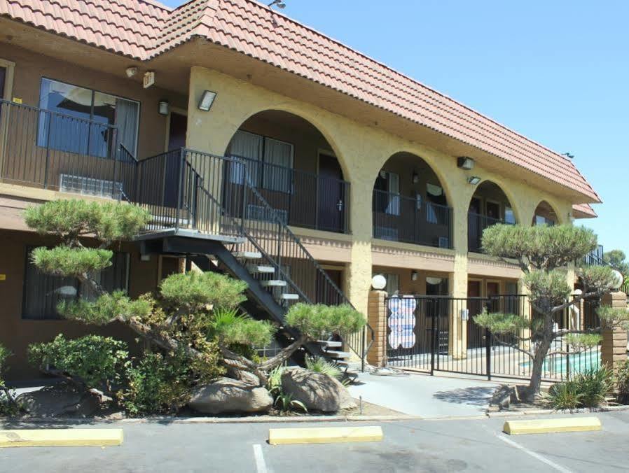弗雷斯诺 行政旅馆酒店 外观 照片