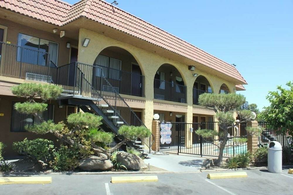 弗雷斯诺 行政旅馆酒店 外观 照片